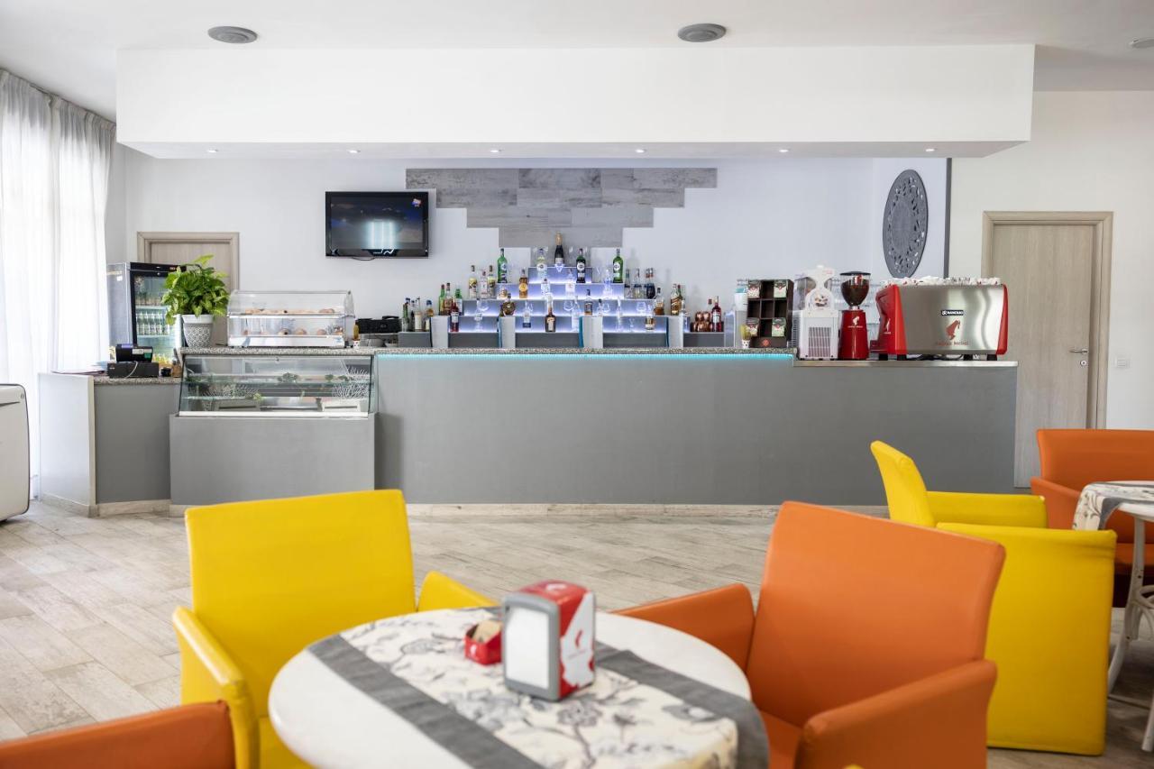Hotel Villa Margherita Ладисполи Екстериор снимка