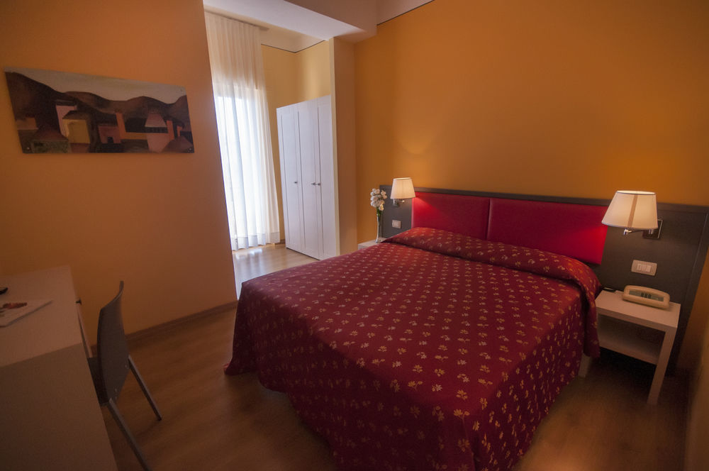 Hotel Villa Margherita Ладисполи Екстериор снимка
